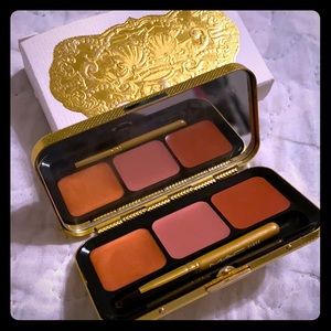 MAC 3 Coral Lips palatte